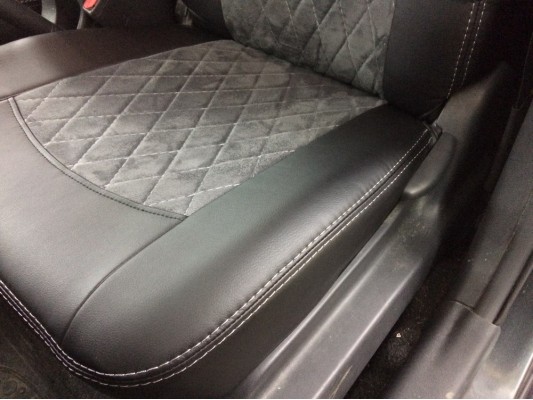 Авточехлы на Toyota Yaris Авточехлы на Toyota Yaris