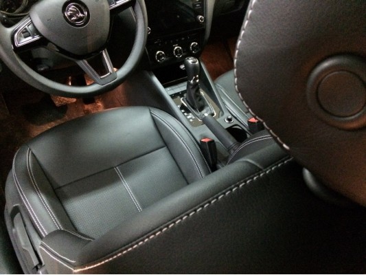 Каркасные авточехлы на Skoda Octavia A7 FL Каркасные авточехлы на Skoda Octavia A7 FL